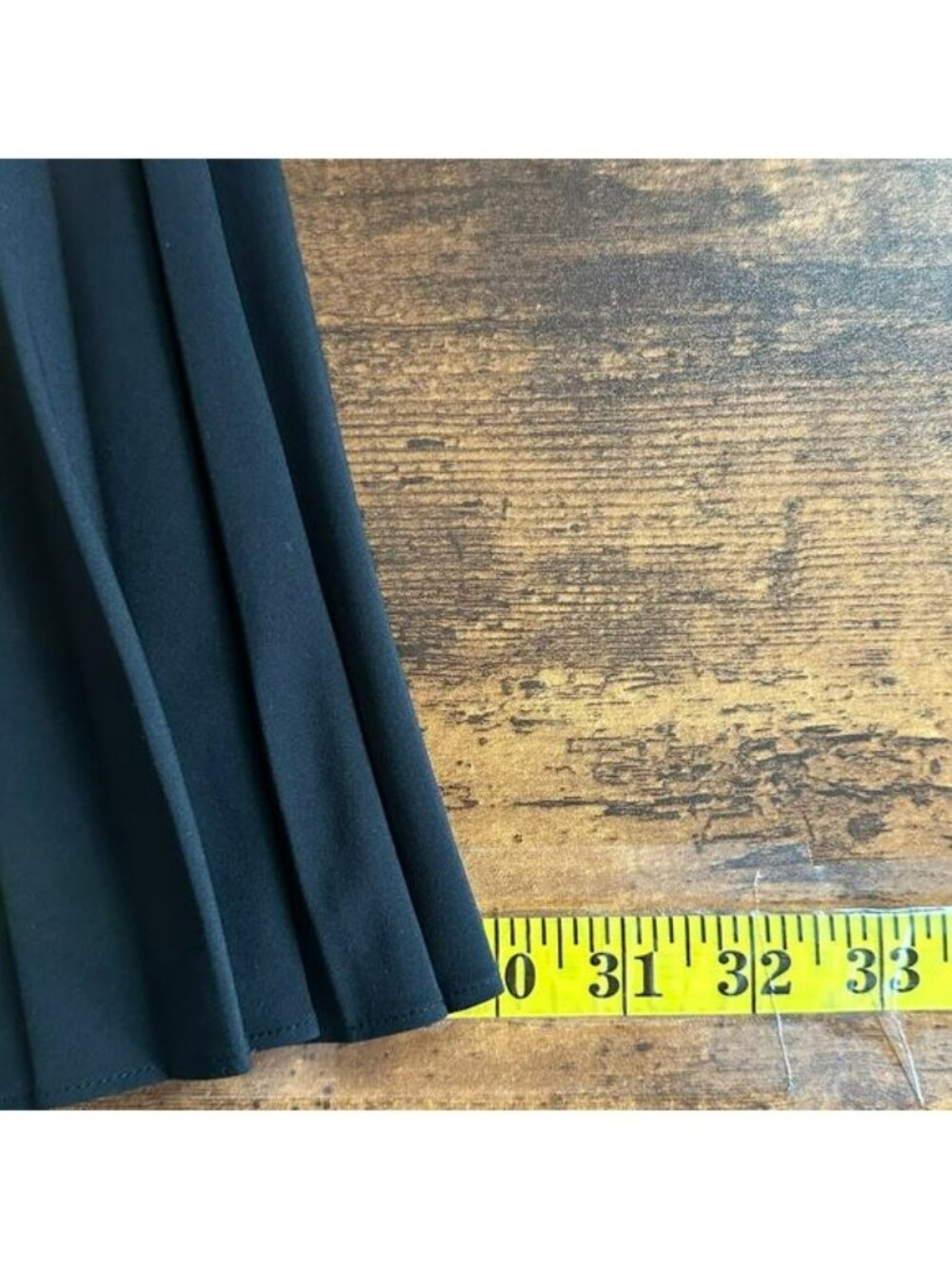 Athleta Hayes Pleated Skirt Medium Black EUC Travel Minimalist Anti Wrinkle - Picture 5 of 9